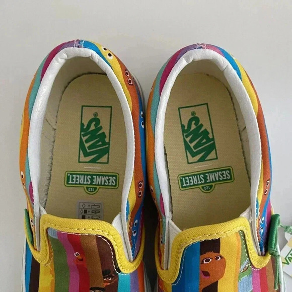 VANS X SESAME STREET Kids Classic Slip Ons Sneakers Shoes US Size 1.5 NEW! - Picture 3 of 12